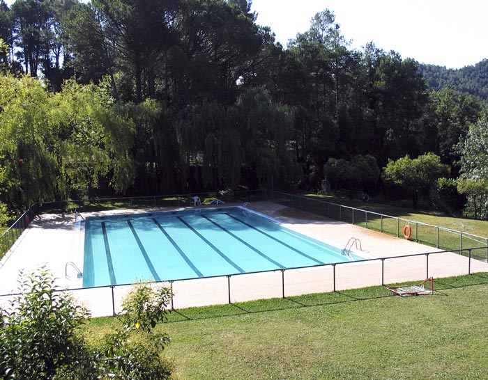 piscina-el-collell-campus-verano